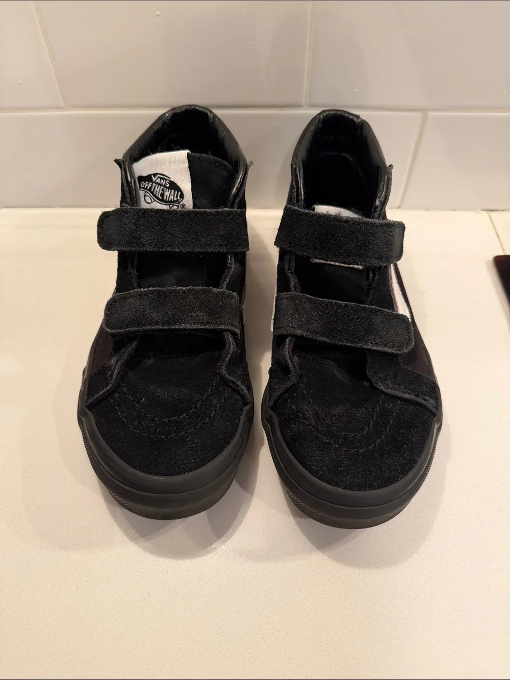 Vans Little Kids Sk8-Mid V Shoe Black Velcro Sneakers! Side 2.5.